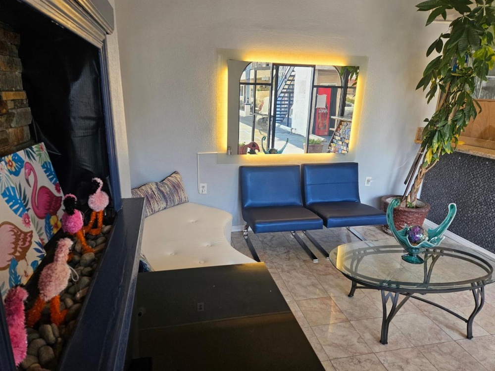 Flamingo Inn Main image